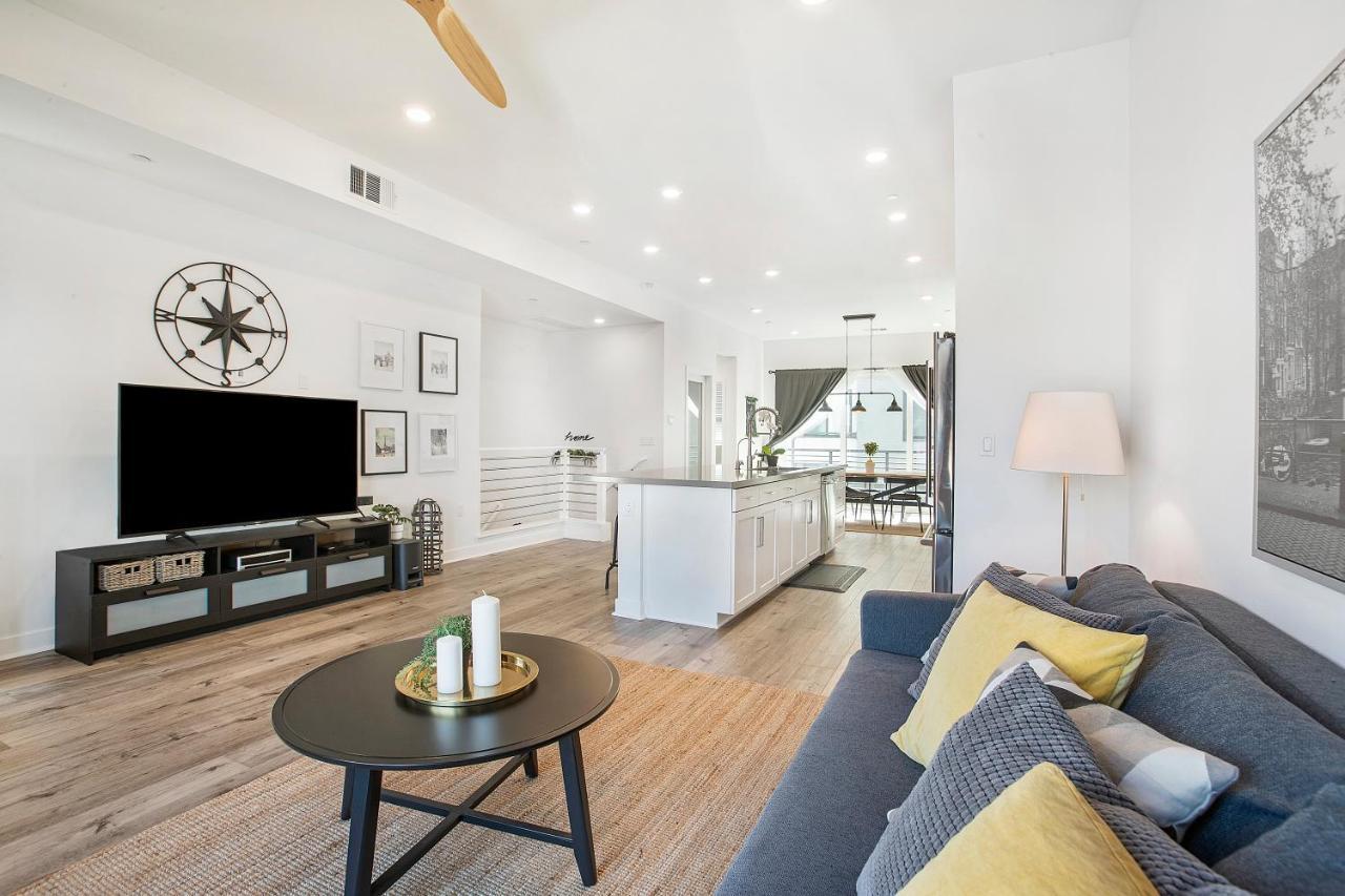 La Harbor With Private Rooftop Near #dtla Holiday home Los Angeles